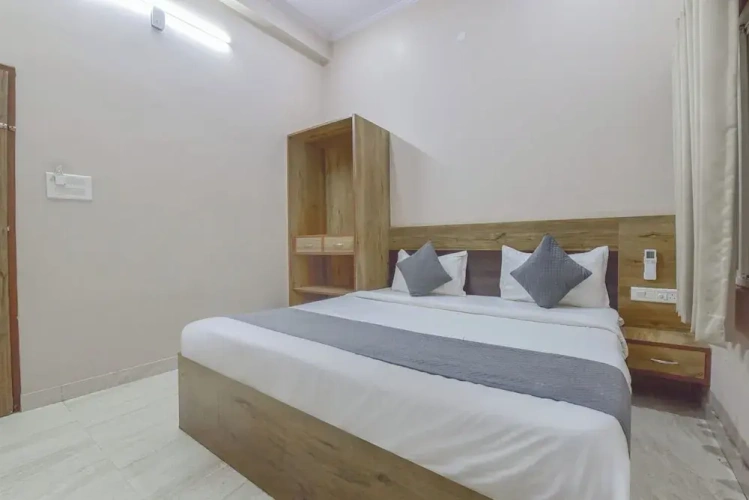 Standard Double room with city view