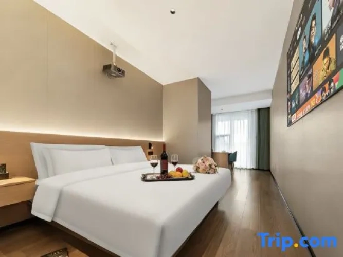 Standard Double room with city view