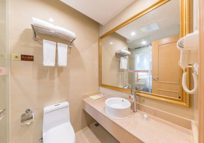 Royale international hotel