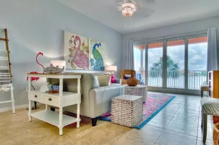207 Harborview Grande