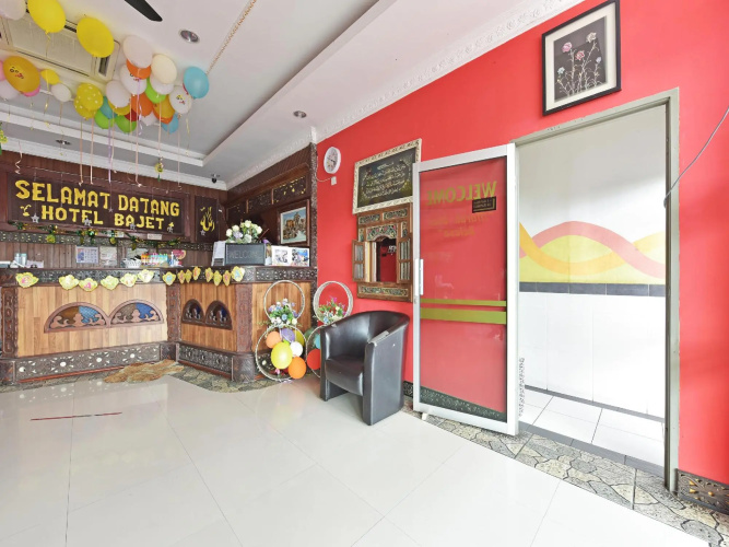OYO 90792 Hezza Inn