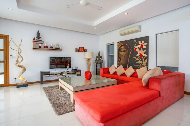 Modern 4BR Pool Villa Virginie Naiharn