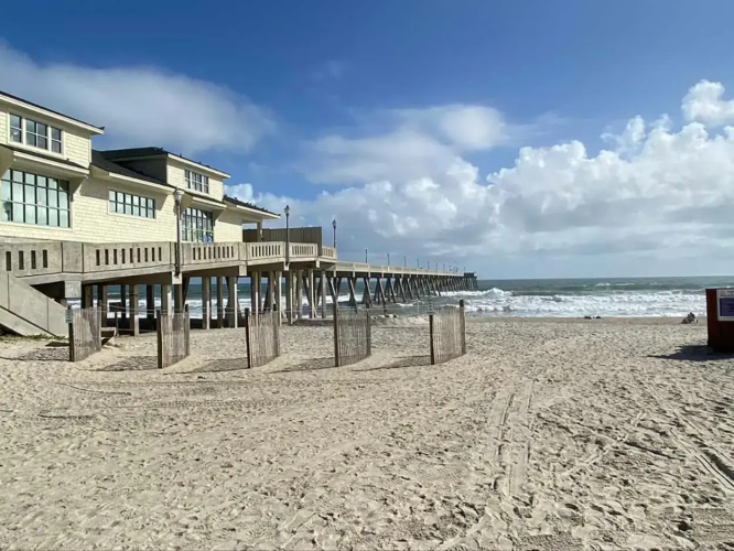 Wright By The Pier by Sea Scape Properties
