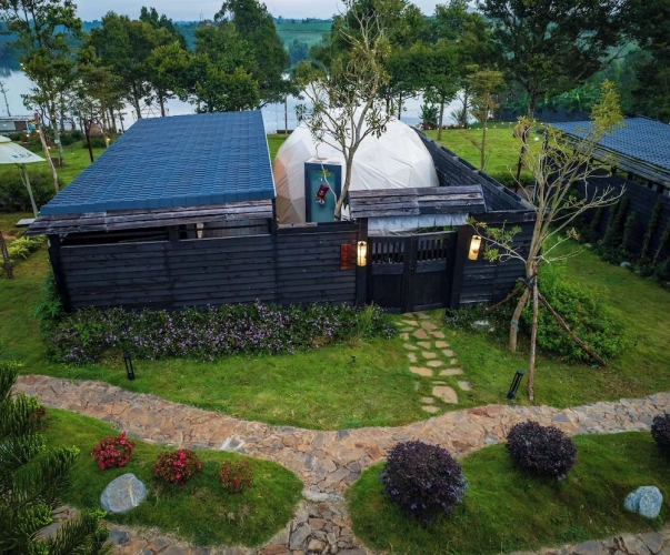 Tent with balcony and with lake view