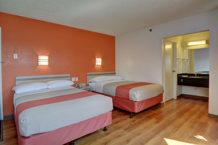 Motel 6 Wethersfield, CT - Hartford