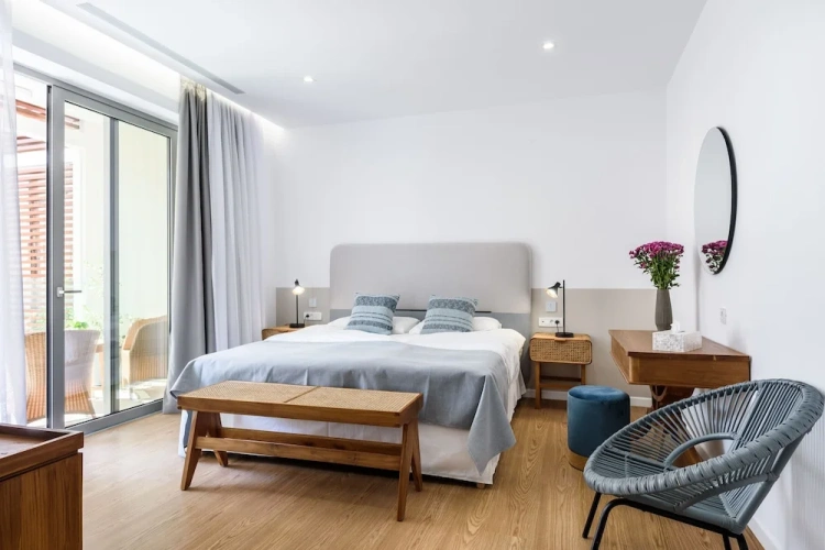Standard room with balcony