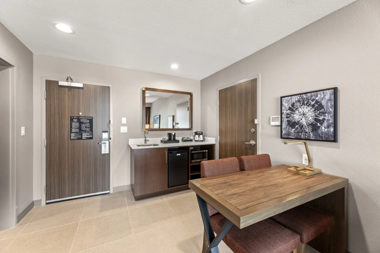 2 Bedrooms Double Suite