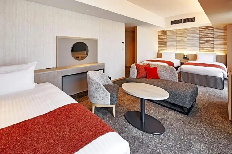 Emion Triple (3 beds and 1 stacking bed) room