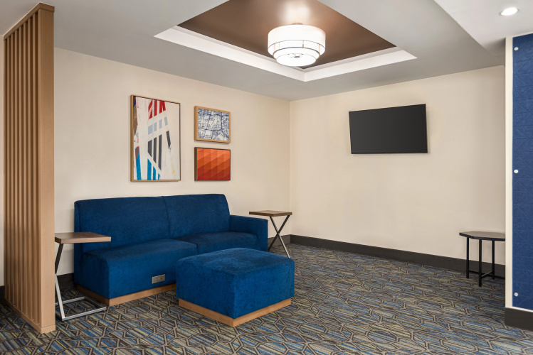 Holiday Inn Express Hotel & Suites Fredericksburg photo 16