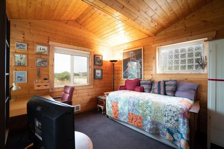 Pine Beach 2 Bedroom Cottage
