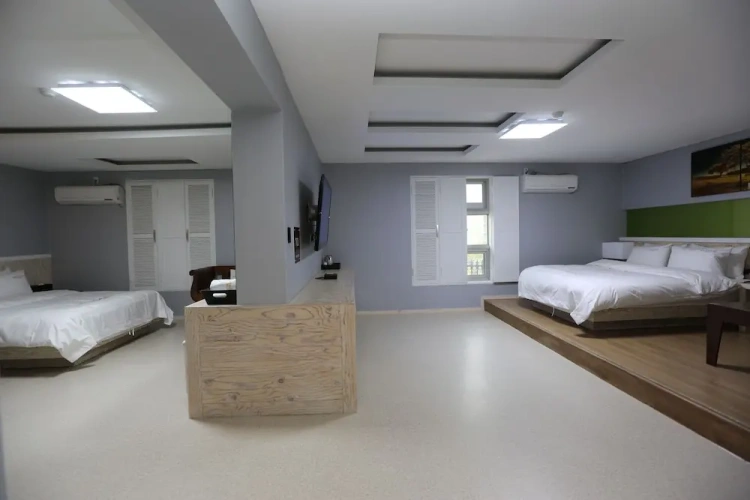 Deluxe Family room