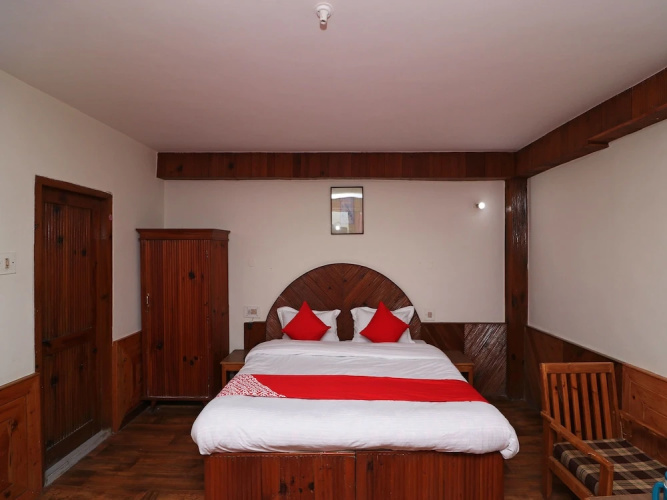 OYO 13710 Home Studio near Hadimba Manali