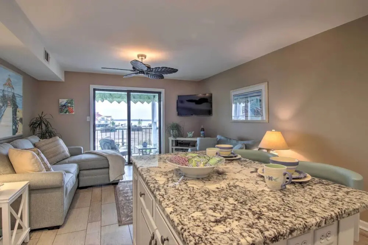 Walk to Shore & Dining: Midtown Ocean City Gem