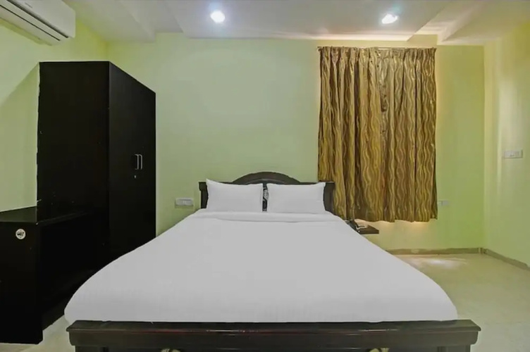Goroomgo LA GRACE Suit Bhubaneshwar