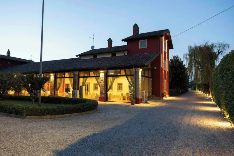 Albergo La Corte - Provincia di Cremona