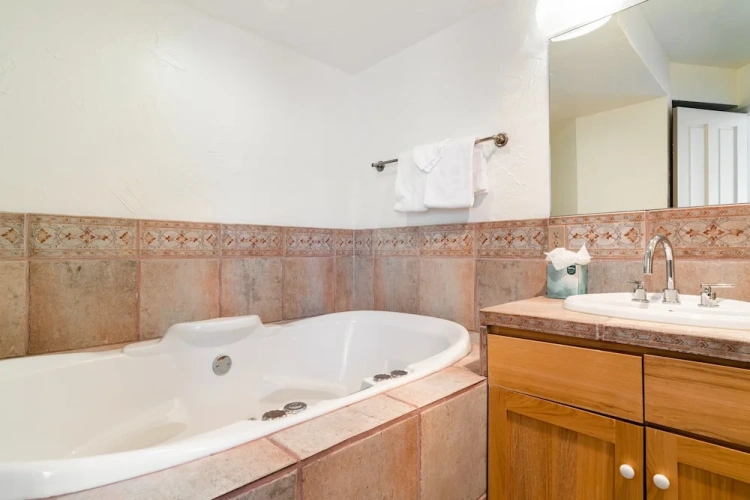 2 Bedrooms Cottage