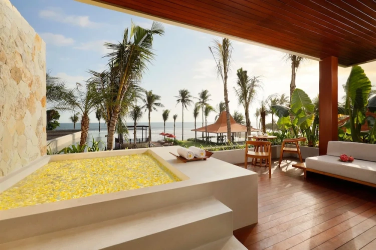 Suite with ocean view