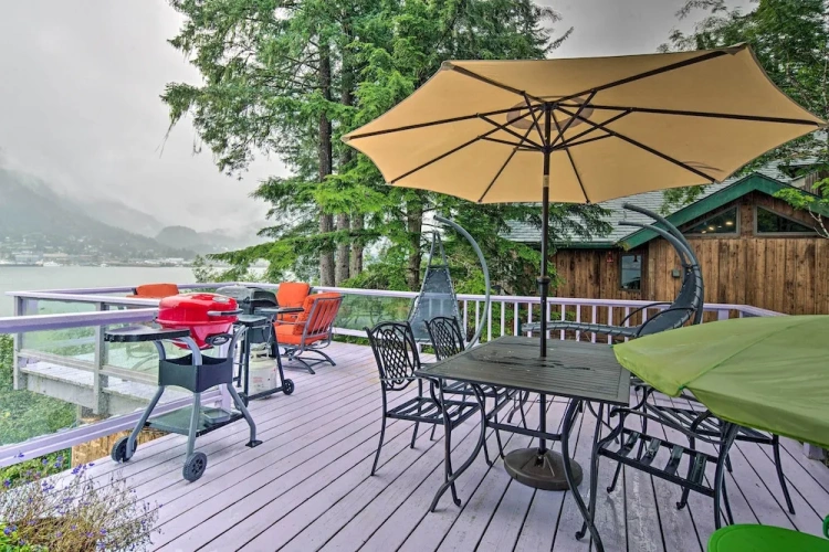4 Bedrooms Cottage with balcony