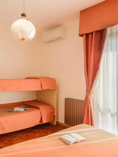 2 Bedrooms Classic Apartment