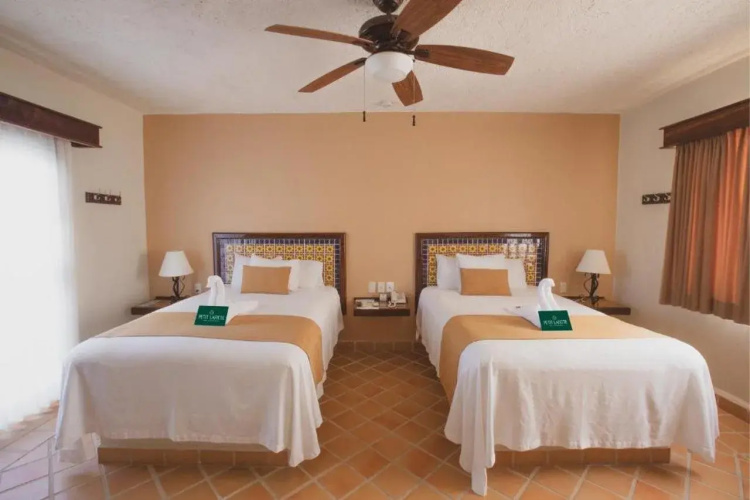 Petit Lafitte HotelOver view