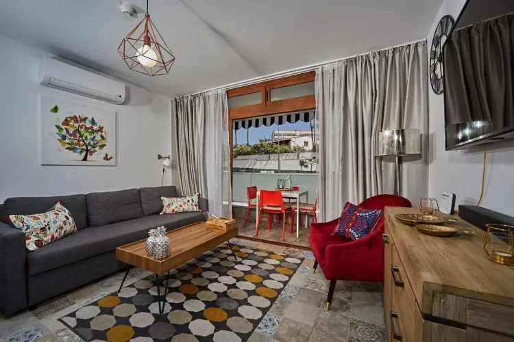 1 Bedroom Apartment