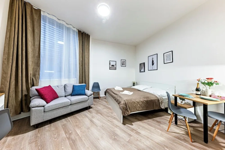 Deluxe Studio
