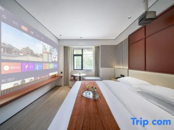 Standard Double room with street view