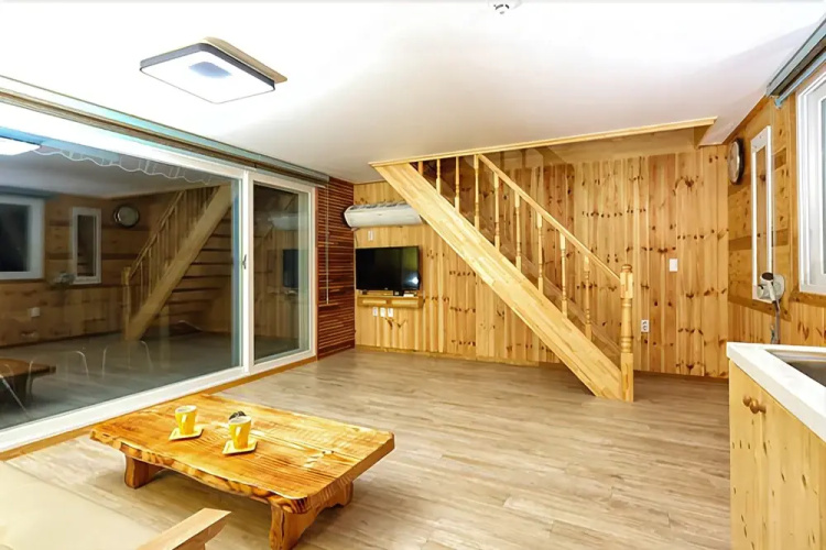 Yeosu Pierre Mont Pension