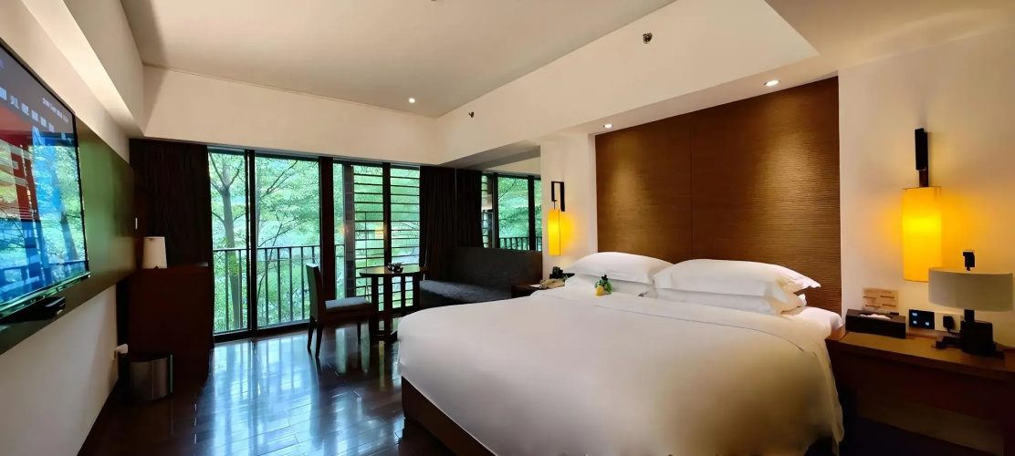 Baiyun Lakeside Hotel