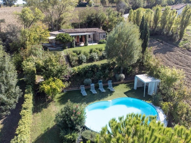 2 Bedrooms Villa