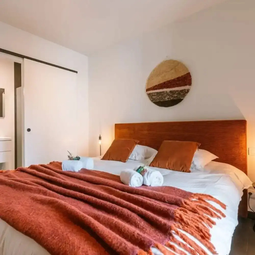 Cozy Apartment a Stone s Throw From the Beach