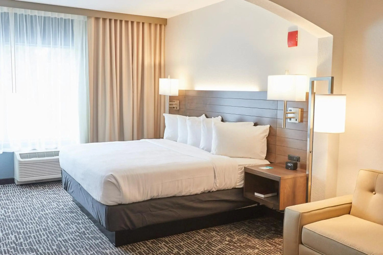 Gundersen Hotel & Suites