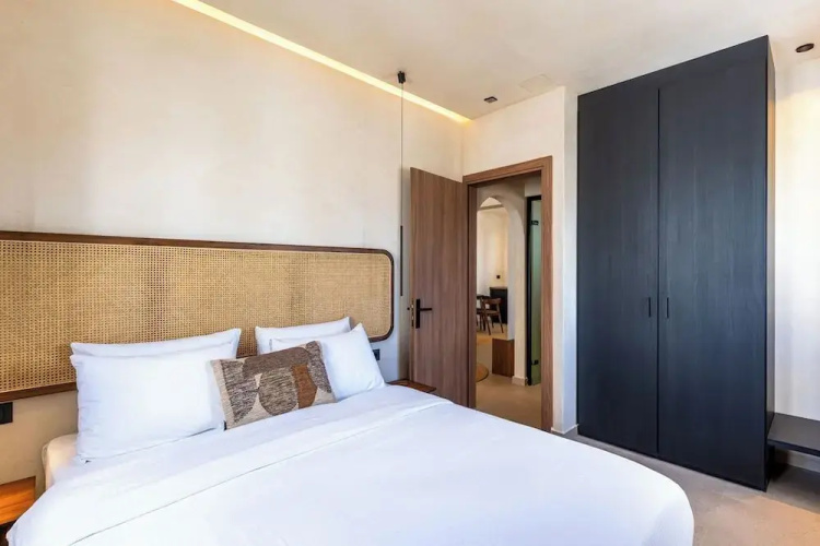 Peranosa The Residency