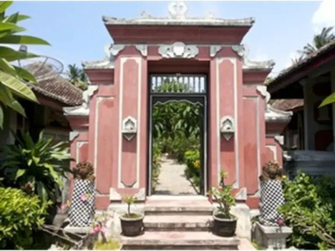 因陀罗普拉酒店(Indra Pura Hotel)
