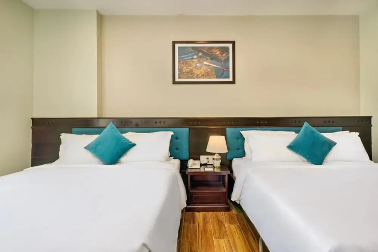 Deluxe Sextuple room with city view