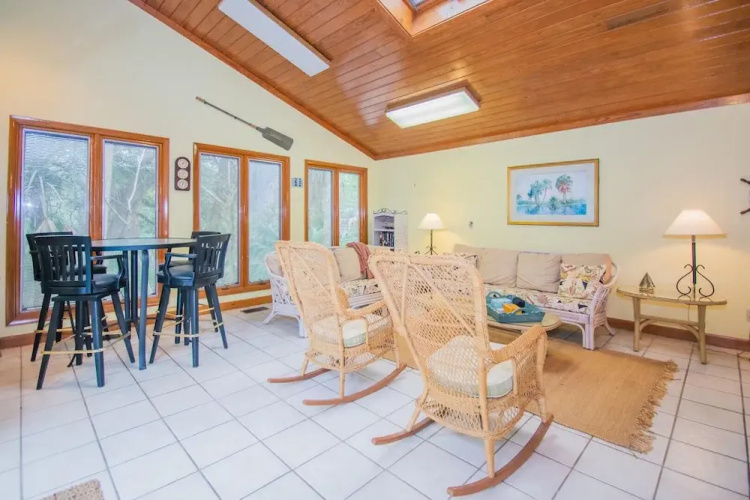 901 Gull Cove