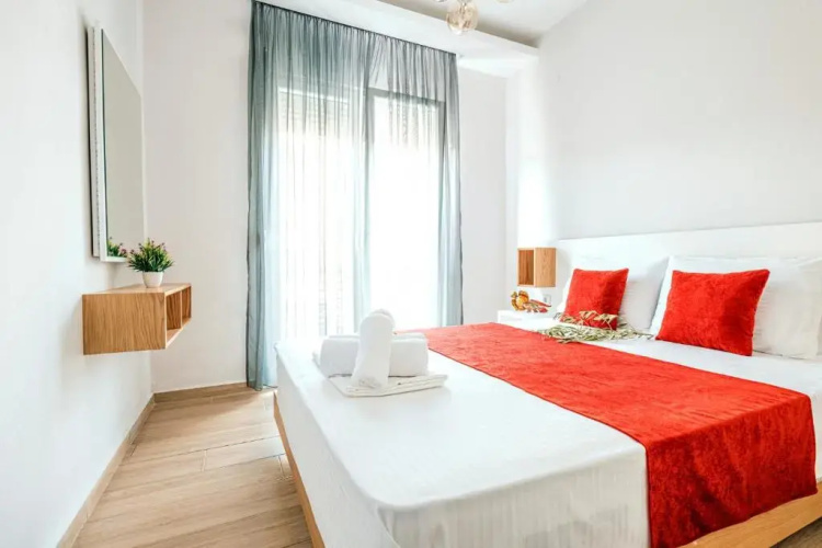 Design Suites Efharis (Brusco)