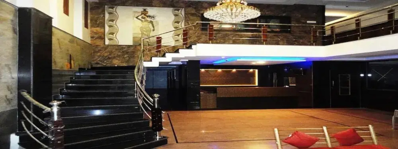 FabHotel Lemon Park