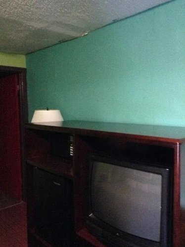 DeLux Motel