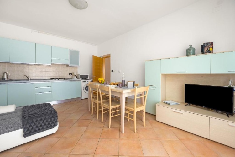 3 Bedrooms Apartment
