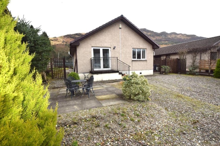 2 Bedrooms Cottage