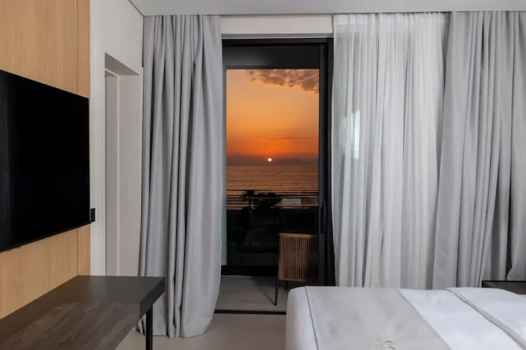Superior Double room with balcony and with sea view
