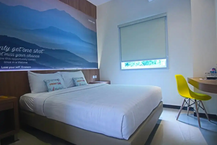 Front One Hotel Airport Solo