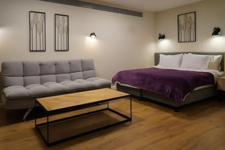 Apartique Hotel