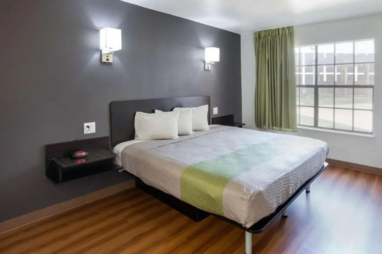 Quality Inn & Suites Arlington