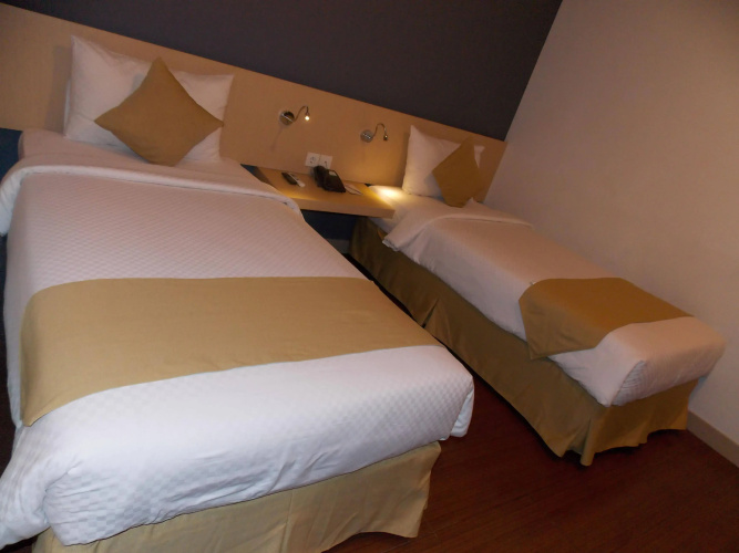 Hotel 88 Embong Malang Tunjungan By WH