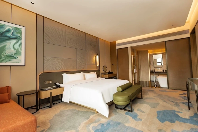 Deluxe Double Suite with mountain view