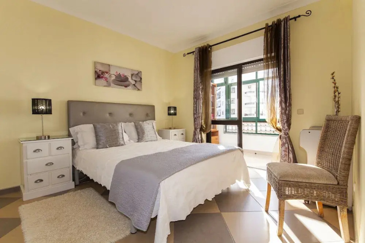B17 - The Stunning Seaview Apartment
