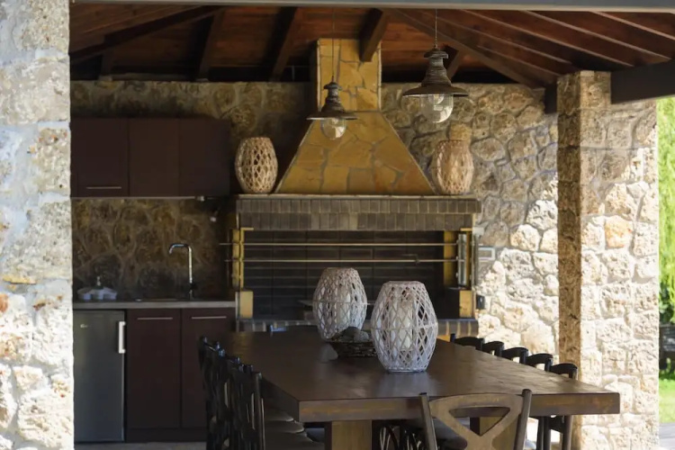 Villa Black White Dassia