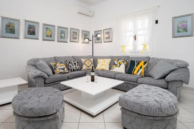 Garden House Apartment